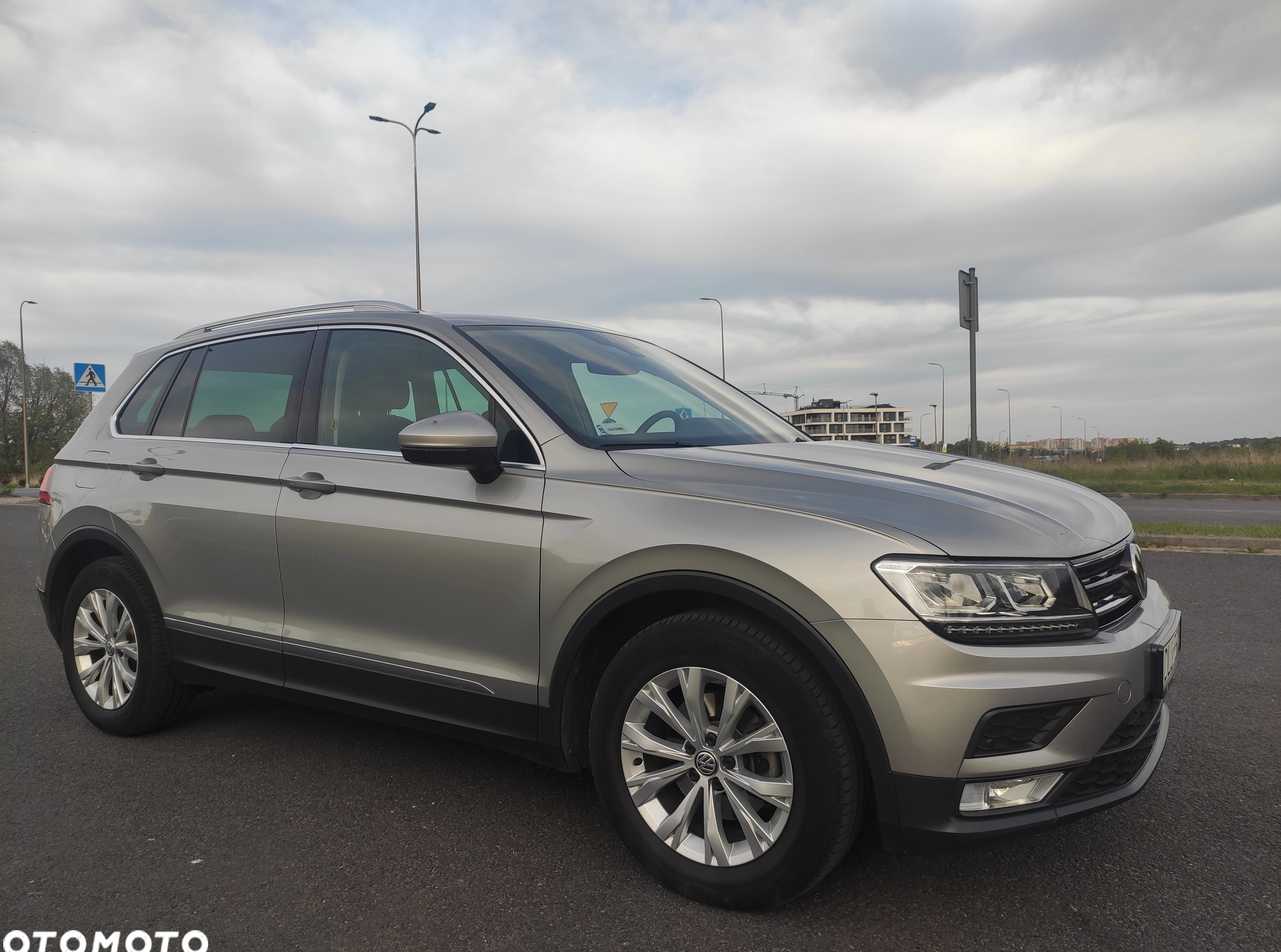 Volkswagen Tiguan cena 94000 przebieg: 77000, rok produkcji 2016 z Lubin małe 667